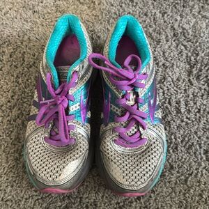 Brooks GTS 17, women’s running shoes, size 7